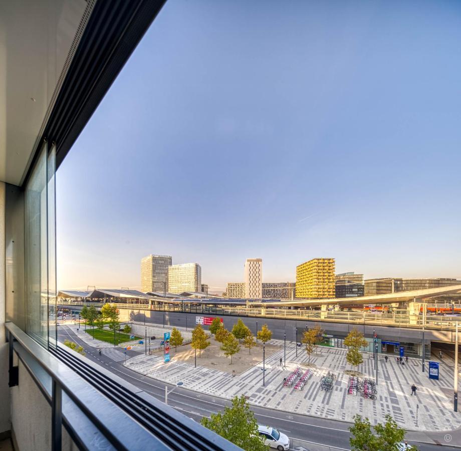 High Rise, Netflix, 2 Min To Main Station Apartment Vienna Exterior photo