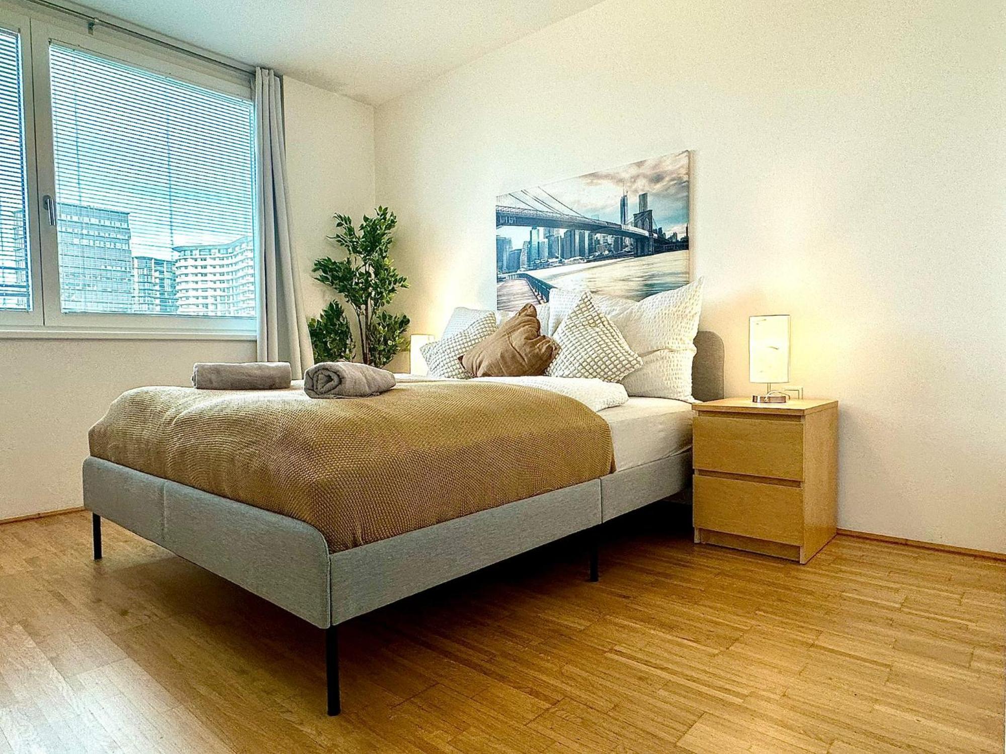 High Rise, Netflix, 2 Min To Main Station Apartment Vienna Exterior photo